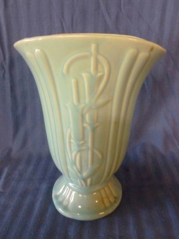 lot 129 image: Vintage Pottery Vase