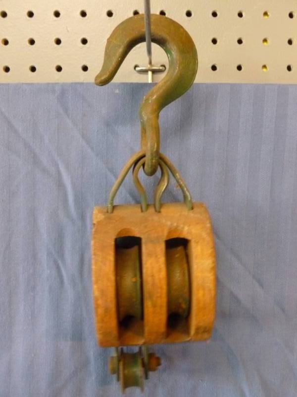 lot 138 image: Vintage Barn Pulley