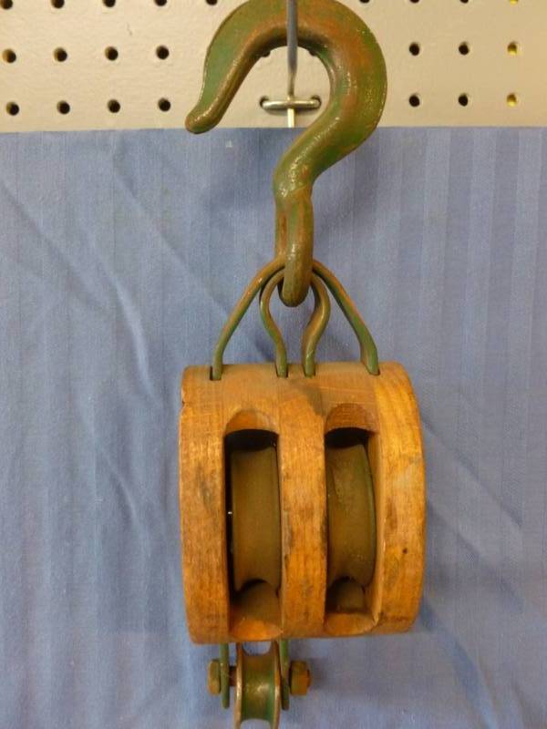 lot 139 image: Vintage Barn Pulley