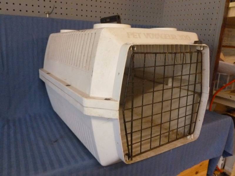lot 140 image: Pet Cage