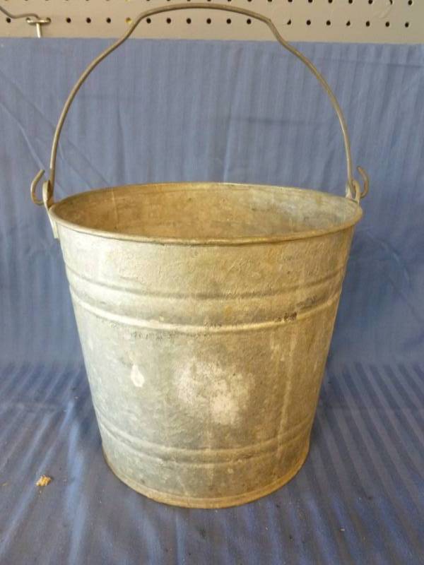 lot 155 image: Feed Bucket