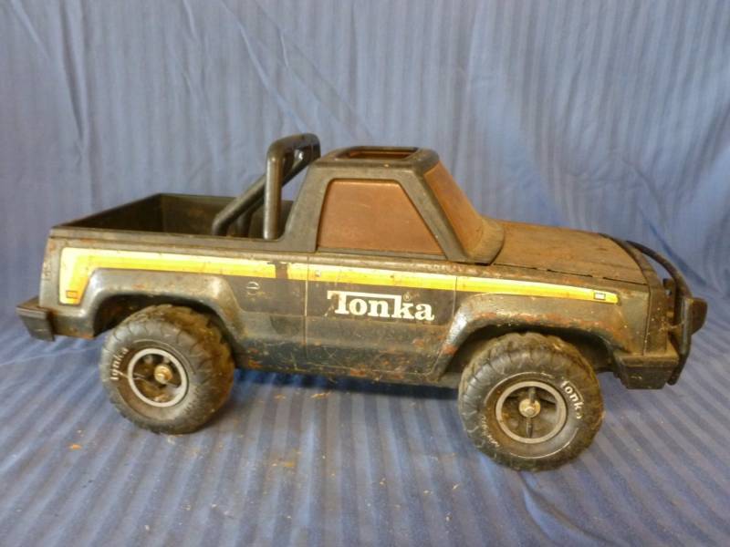 lot 174 image: Tonka Truck