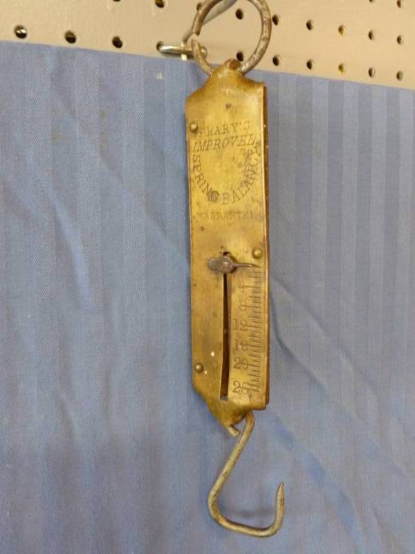 lot 183 image: Antique Scale