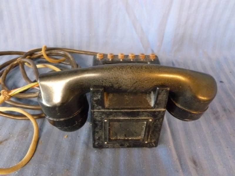 lot 184 image: Vintage Telephone