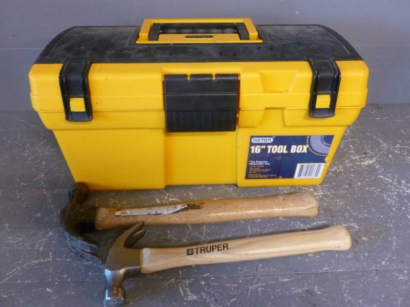 lot 211 image: Tools