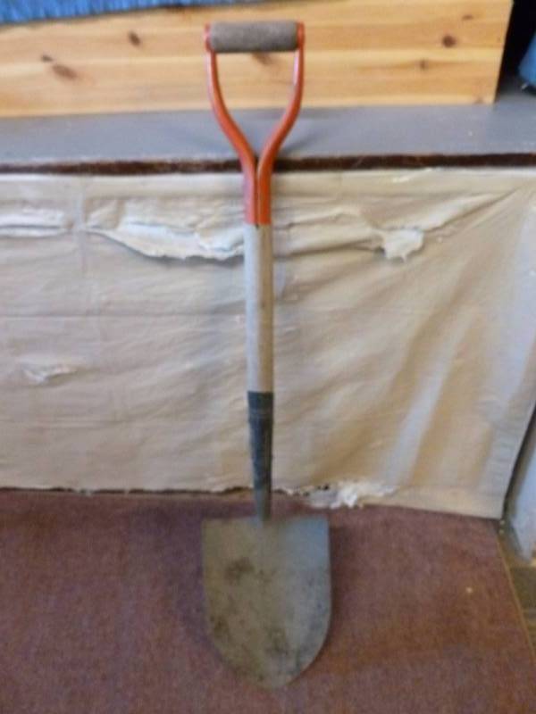 lot 220 image: Shovel