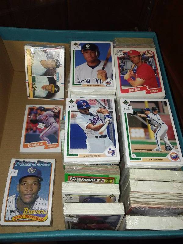 lot 18 image: Repacks MLB Baseball Cards (40) Stars and more