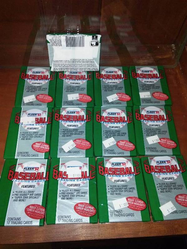 lot 20 image: Fleer 1992 Sealed Cello Packs (13) each of the 13 packs contain 17 cards