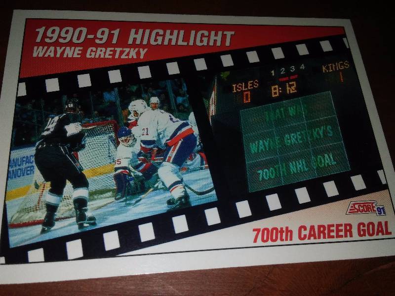 lot 22 image: Hockey, HHL Wax Packs (7) and Repacks (12) approx. 600 and one Gretzky