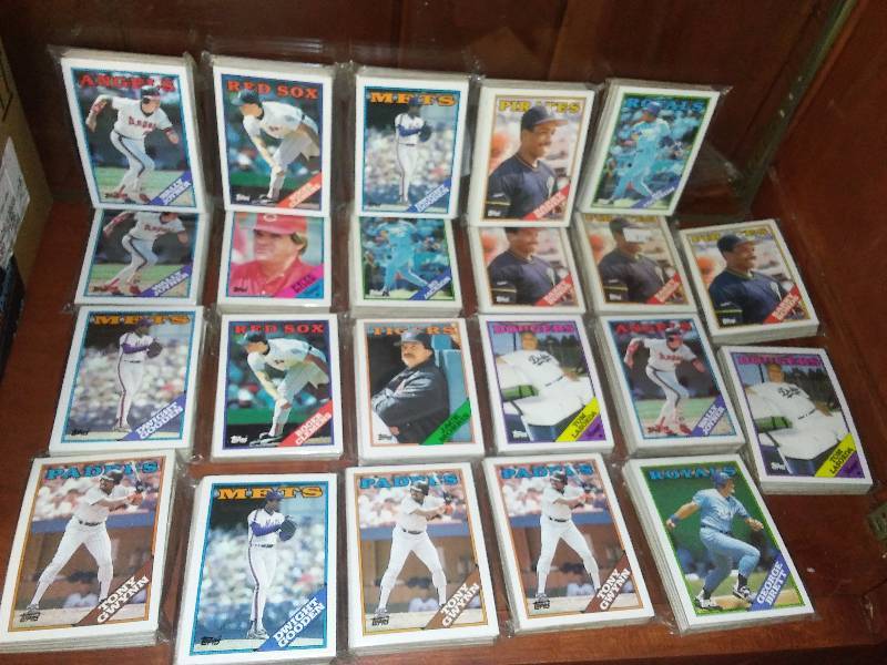 lot 42 image: 1988 Team Sets (22 repacks) Topps Baseball, Huge Stars about 660
