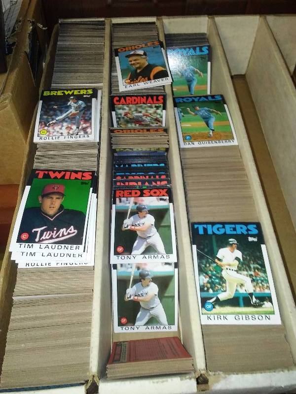 lot 44 image: Topps 1986 Baseball about 2500 Cards,