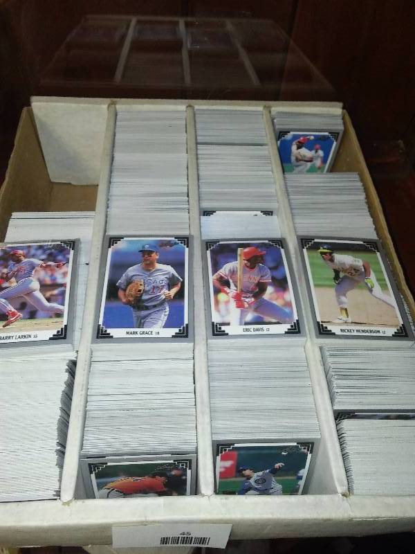 lot 45 image: Leaf 1991 Baseball Cards MBL approx. 2500 cards,