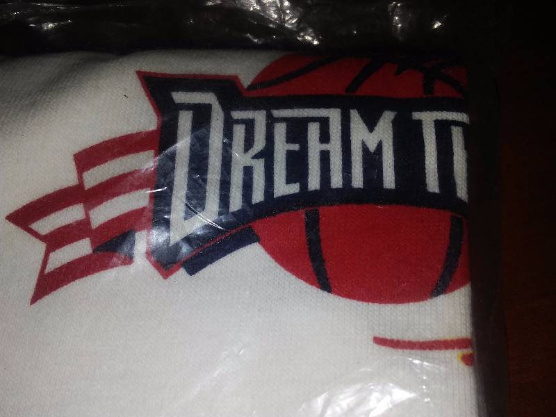 lot 53 image: USA Olympic Dream Team Basketball XL T-shirt