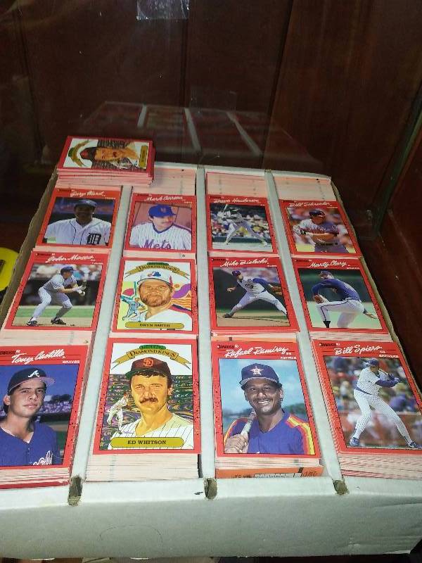 lot 60 image: 1989 Donruss by Leaf Baseball cards (approx. 2900)