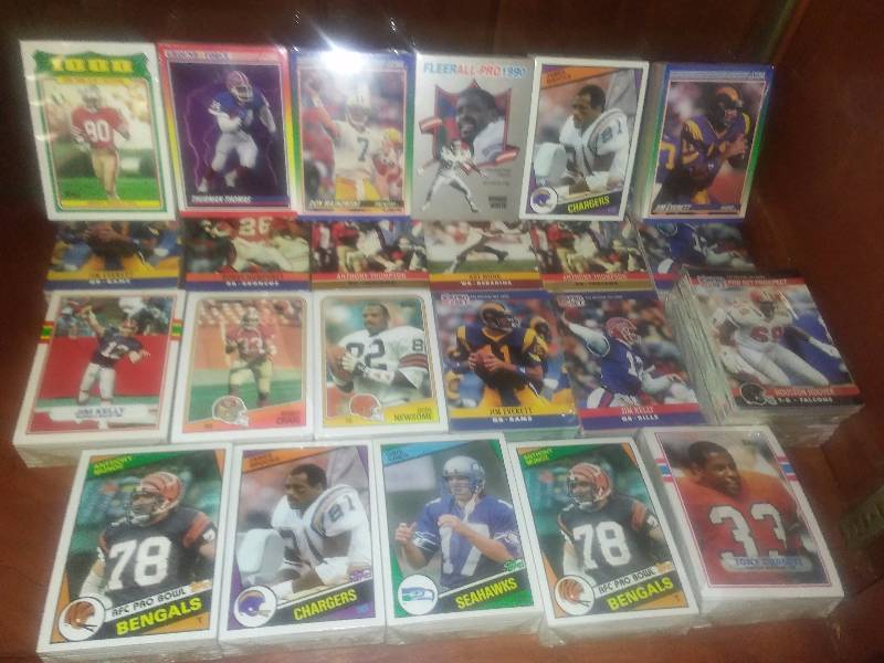 lot 70 image: Variety of NFL Football Cards approx. 1,000 cards