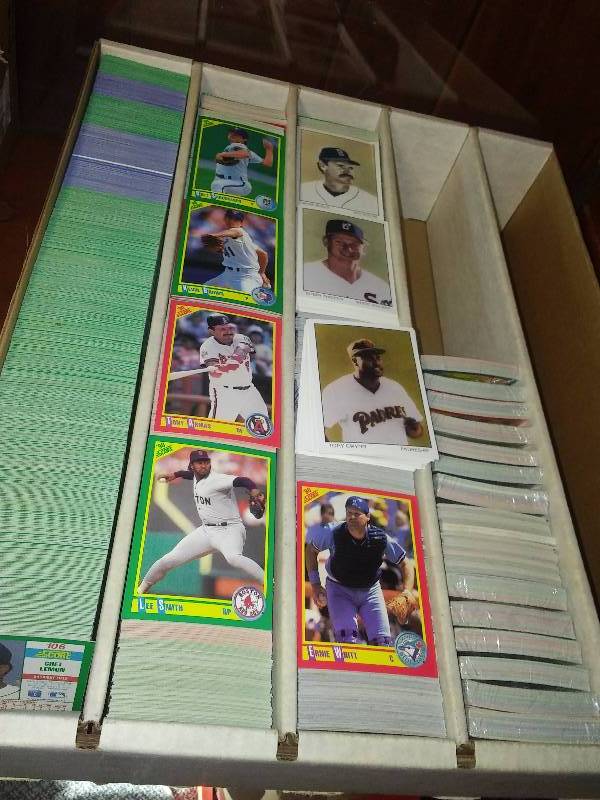 lot 76 image: 1990 Baseball Cards, Score approx. 3,000 cards