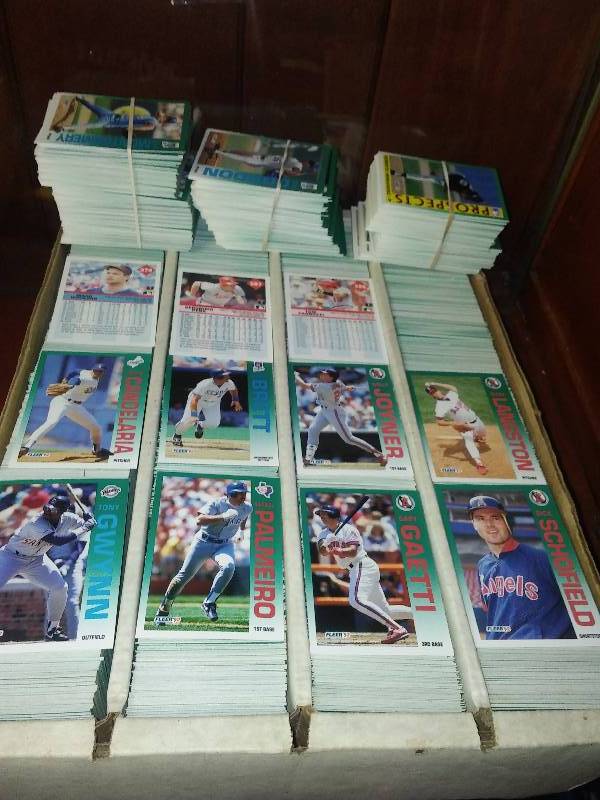 lot 80 image: 1983 Fleer Baseball Cards (approx. 2,700 cards)