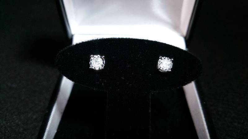 10k White Gold Large Diamond Solitaire Earrings