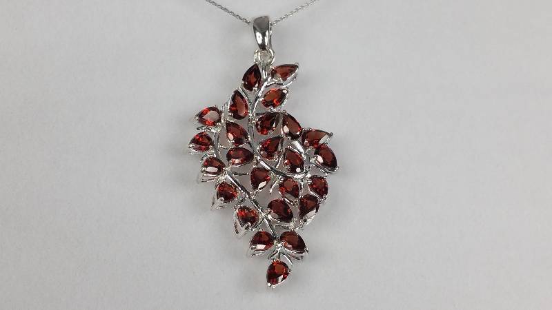 8.98 CT Genuine Garnet Estate Necklace