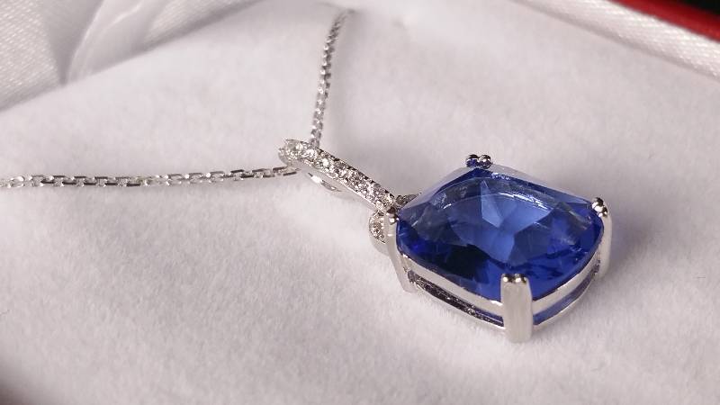 3.28 CT Tanzanite Dinner Necklace