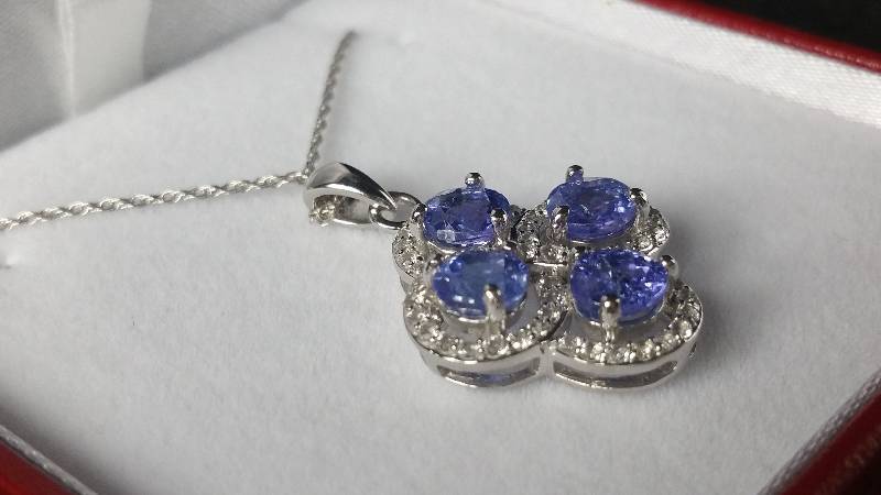 2.85 CT Genuine Tanzanite Estate Necklace