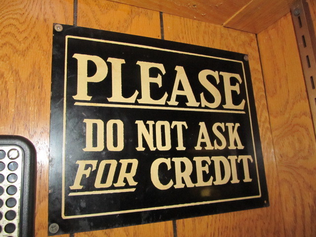 lot 8 image: Original 1930s Tin Bar Sign