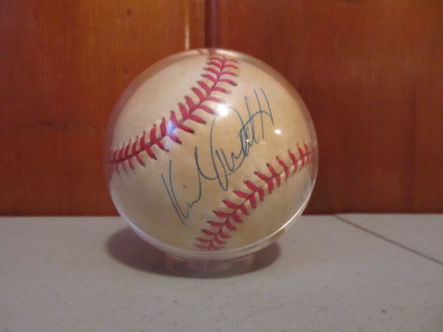 lot 17 image: Authentic KIRBY PUCKETT Game Used Baseball