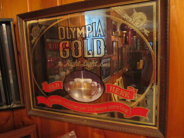 lot 38 image: Vintage OLYMPIA GOLD Beer Mirror