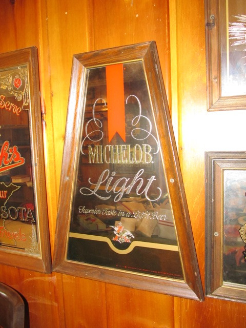 lot 75 image: Vintage MICHELOB LIGHT Beer Mirror