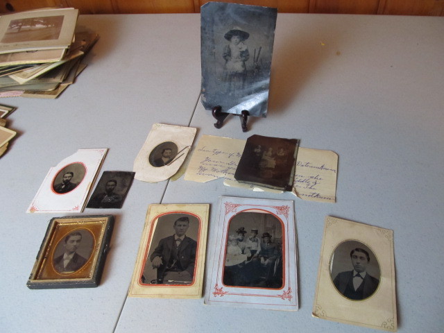 lot 85 image: Lot of 19th Century Tintype Photos CDVs etc