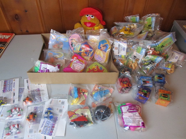 lot 112 image: Large Lot of NEW IN PACKAGE Kids Meal Toys