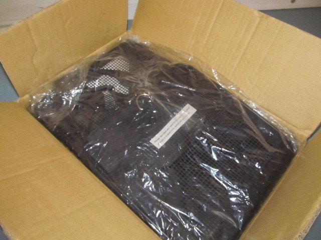 lot 132 image: NEW IN BOX Pet Carrier