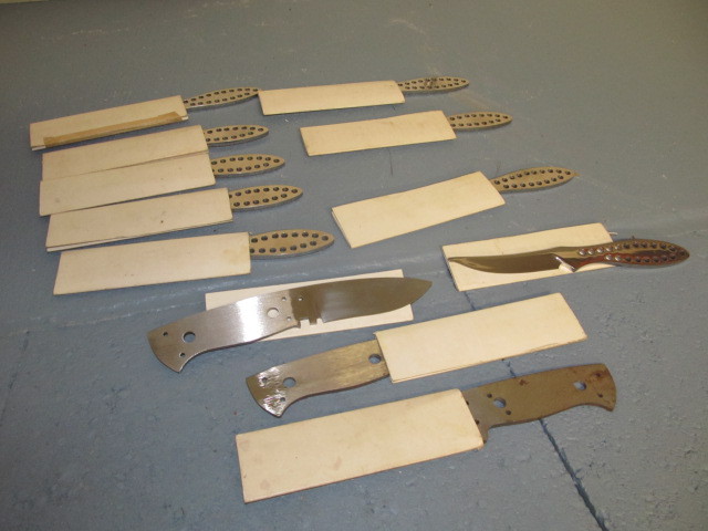 lot 134 image: Group of Knife Blades