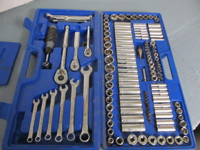lot 141 image: Large Socket Set in Carrying Case