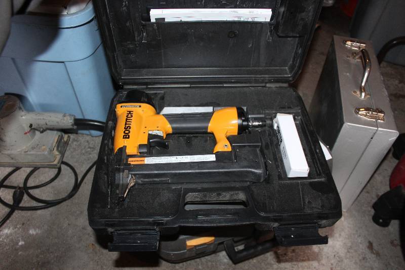 lot 318 image: Bostitch Stapler w Case