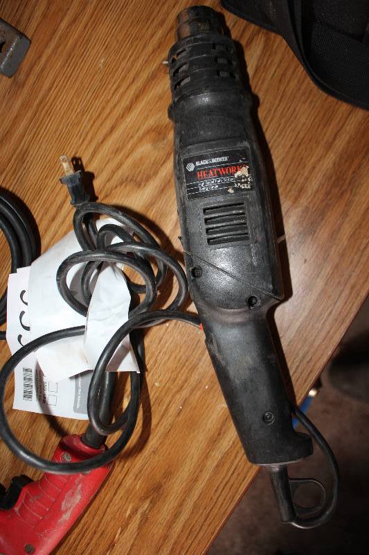 lot 334 image: Black & Decker Heatworks High Speed Paint Stripper