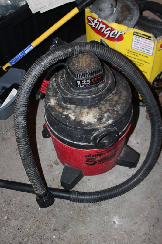 lot 342 image: Shop-Vac 5-Gallon 1.25 hp Shop Vac