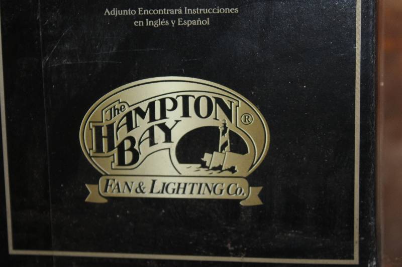 lot 387 image: Hampton Bay Carriage House II Indoor 52in. Ceiling Fan w 4-Shade Light