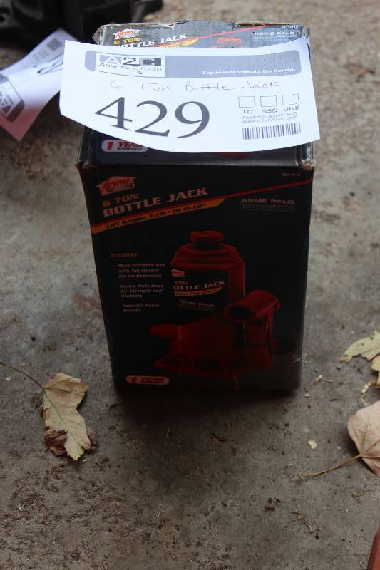 lot 429 image: Xtreme Garage 6-Ton Bottle Jack
