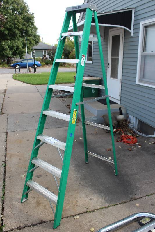 lot 351 image: Keller Medium Duty 225 lbs. 8ft. Ladder