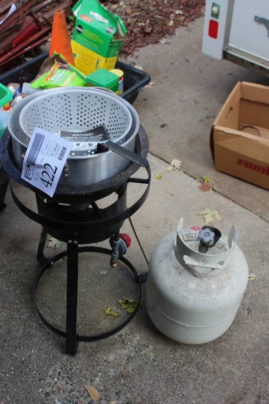 lot 422 image: Masterbuilt Multi-purpose Outdoor Gas Cooker w Propane Tank, Manual