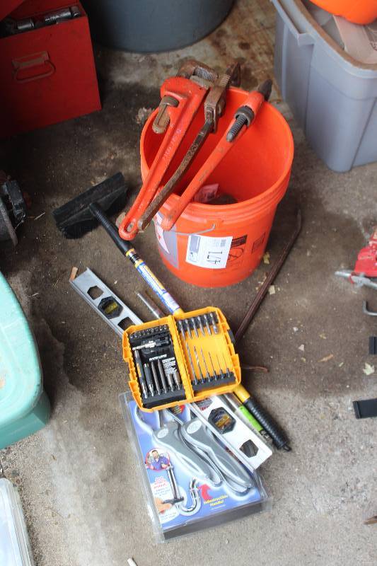 lot 471 image: Crow Bar, Pipe Wrenches, Pipe Tools, Drill Bits, Level