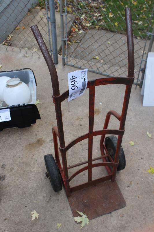 lot 466 image: 2-Wheel Hand Truck