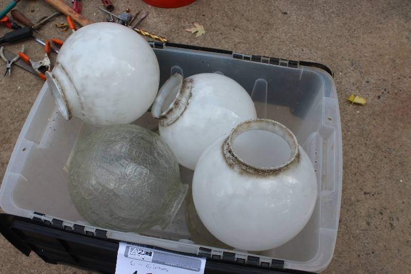lot 461 image: Lot of (6) Light Globes