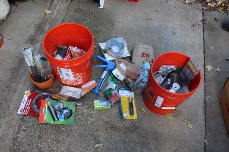 lot 499 image: Lot of (2) Buckets of Misc Hardware, Caulk, Caulk Guns, Hoses
