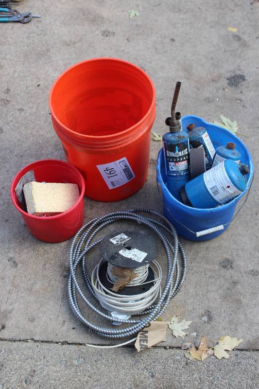lot 491 image: Misc Wire, Propane Canisters