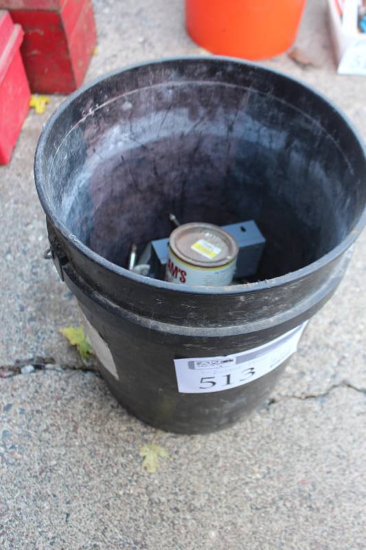 lot 513 image: Bucket Lot of Misc Tools