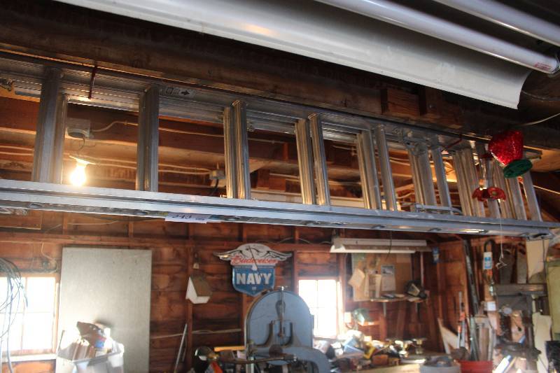 lot 343 image: 16ft. Aluminum Extension Ladder