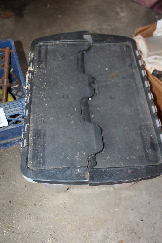 lot 521 image: Box Lot of Misc Electrical Supplies