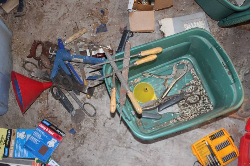 lot 559 image: Misc Tools, Clippers, Files